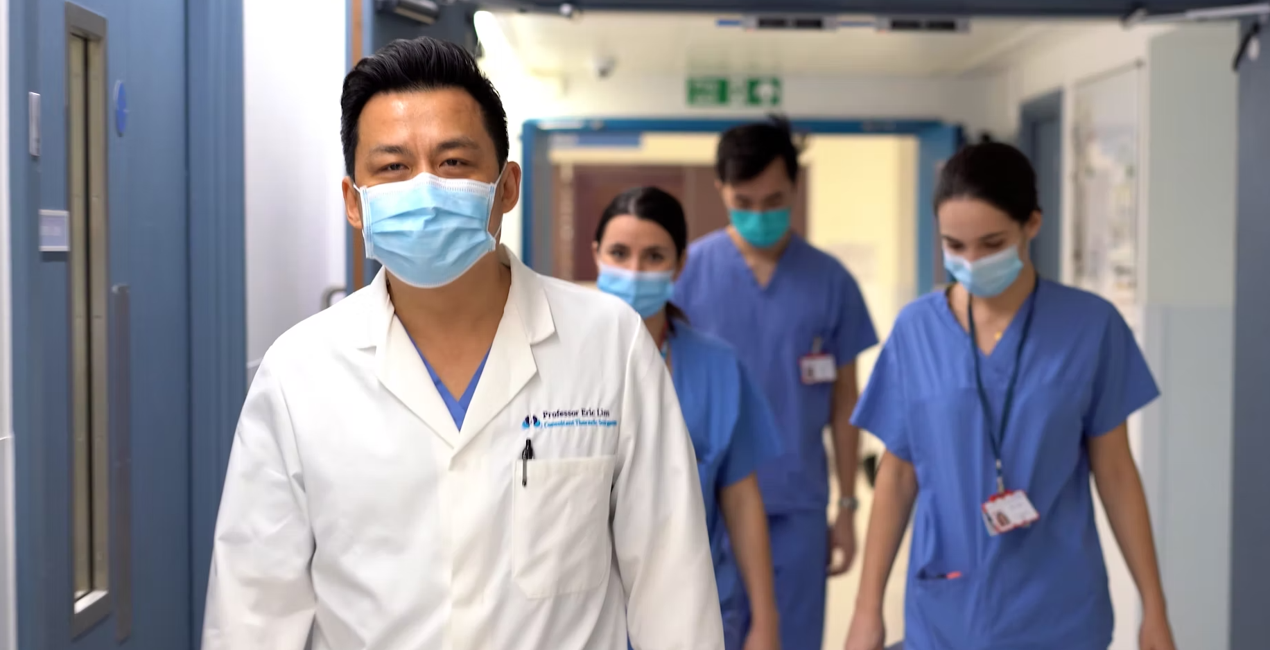 Professor Eric Lim and his thoracic surgery team